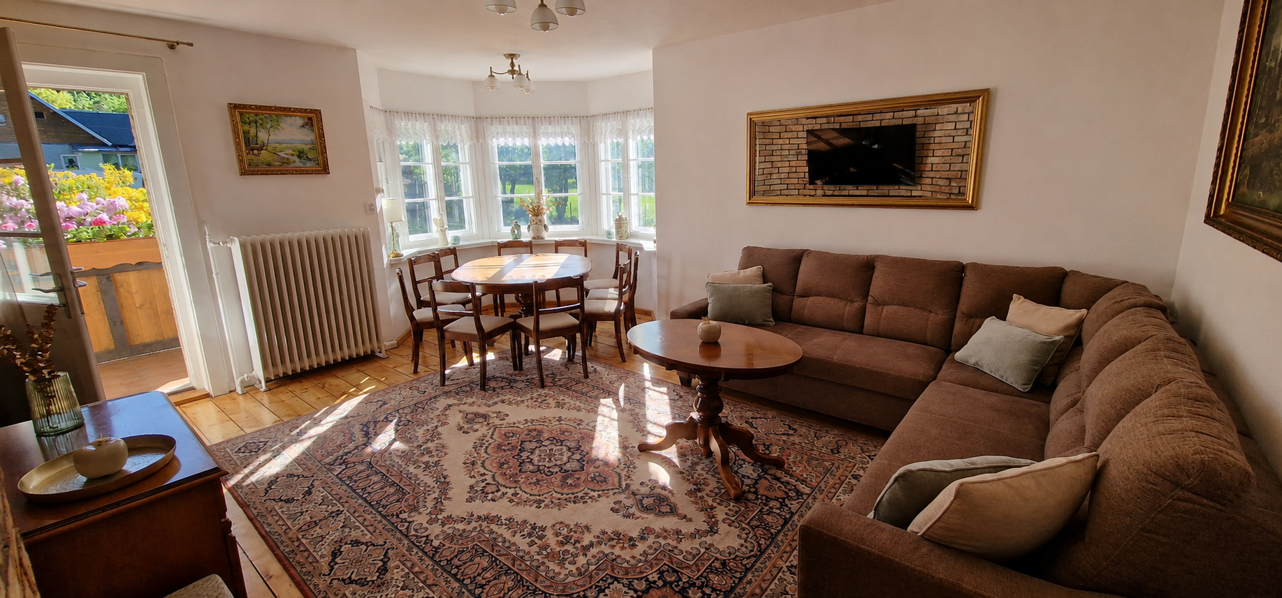 Salon w domu na wynajem w Karpaczu w Bukowym Zaciszu